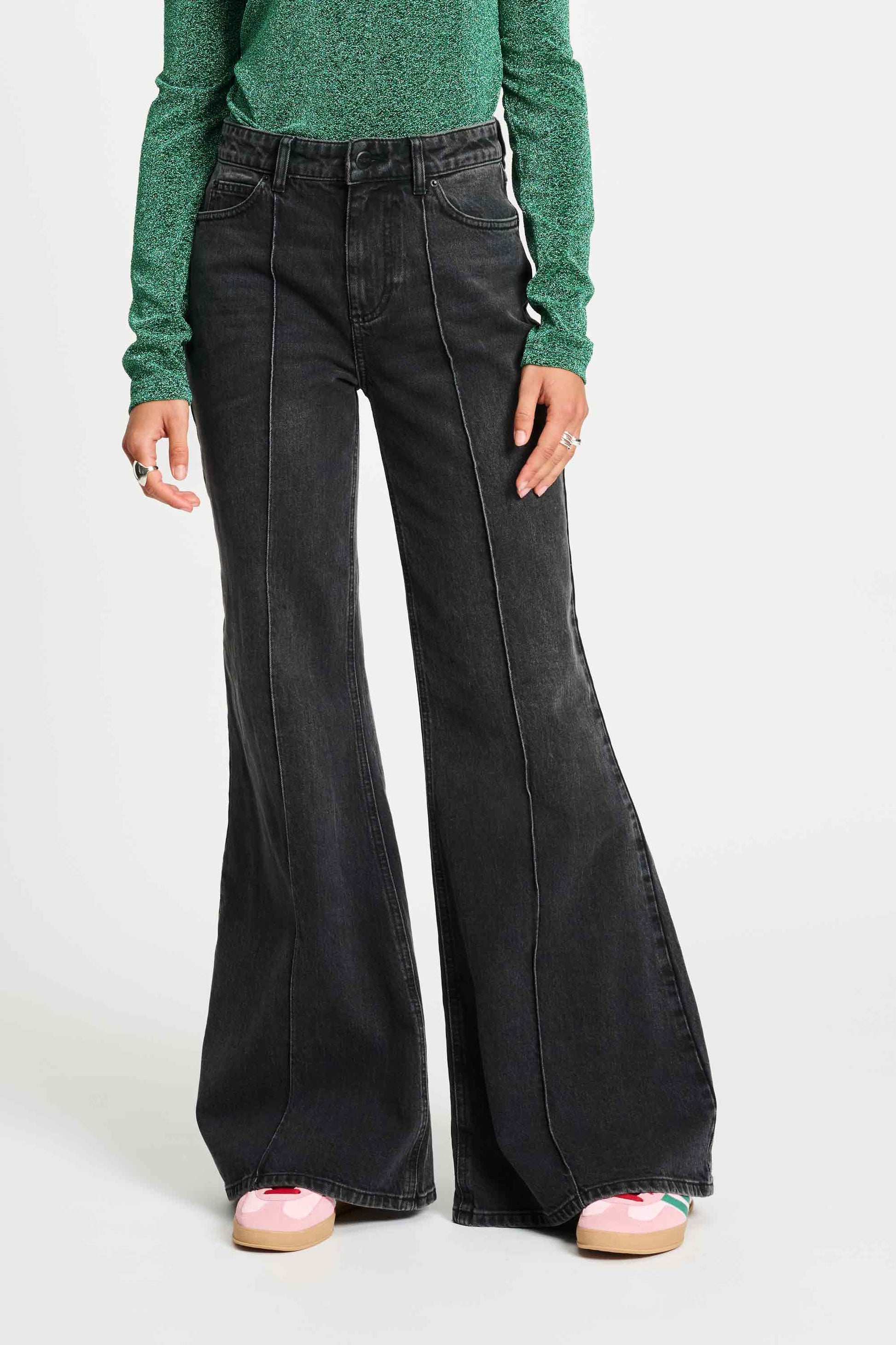 POM Amsterdam Jeans JEANS - Flare Washed Black