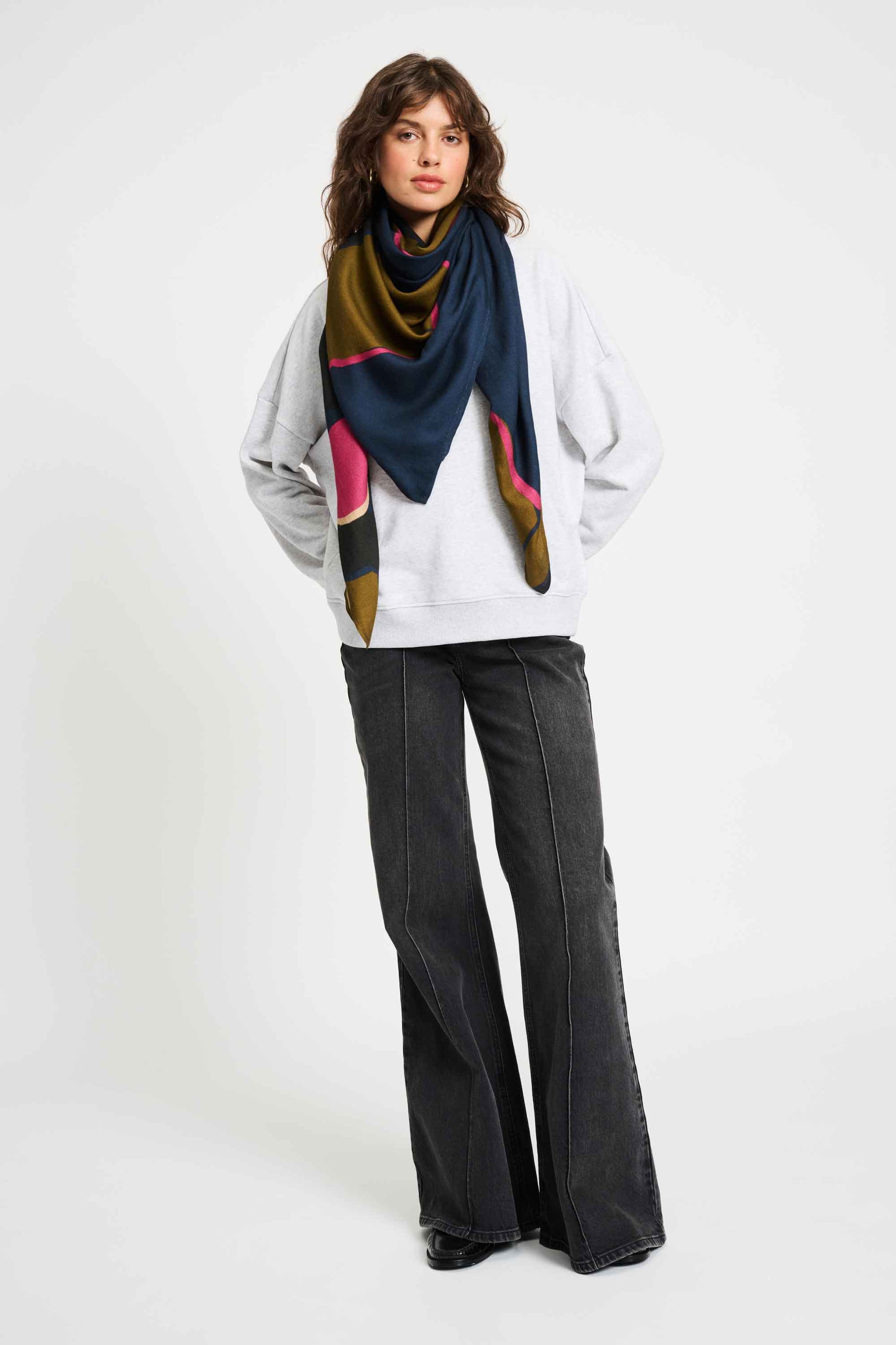 POM Amsterdam Shawls Blue / OS ECHARPE - Fleurs Parfaites