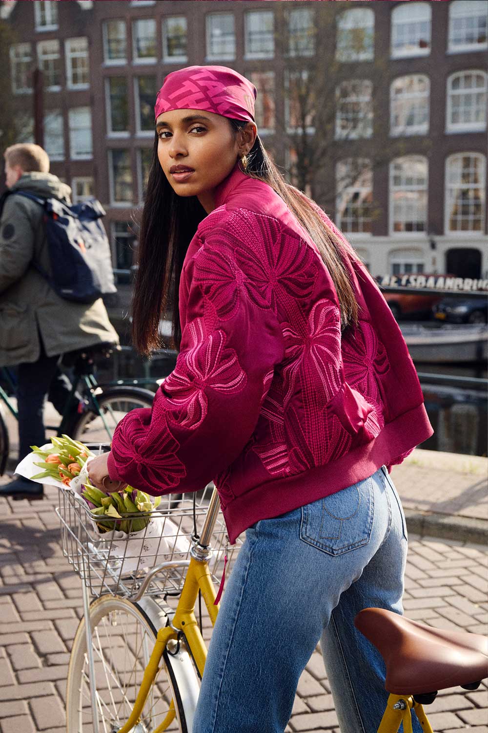 POM Shopping Weekend