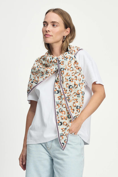 POM Amsterdam Shawls White / OS SHAWL - Leopard Lush